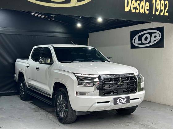 MITSUBISHI TRITON 2.4 BITURBO DIESEL CD HPE 4X4 AUTOMÁTICO